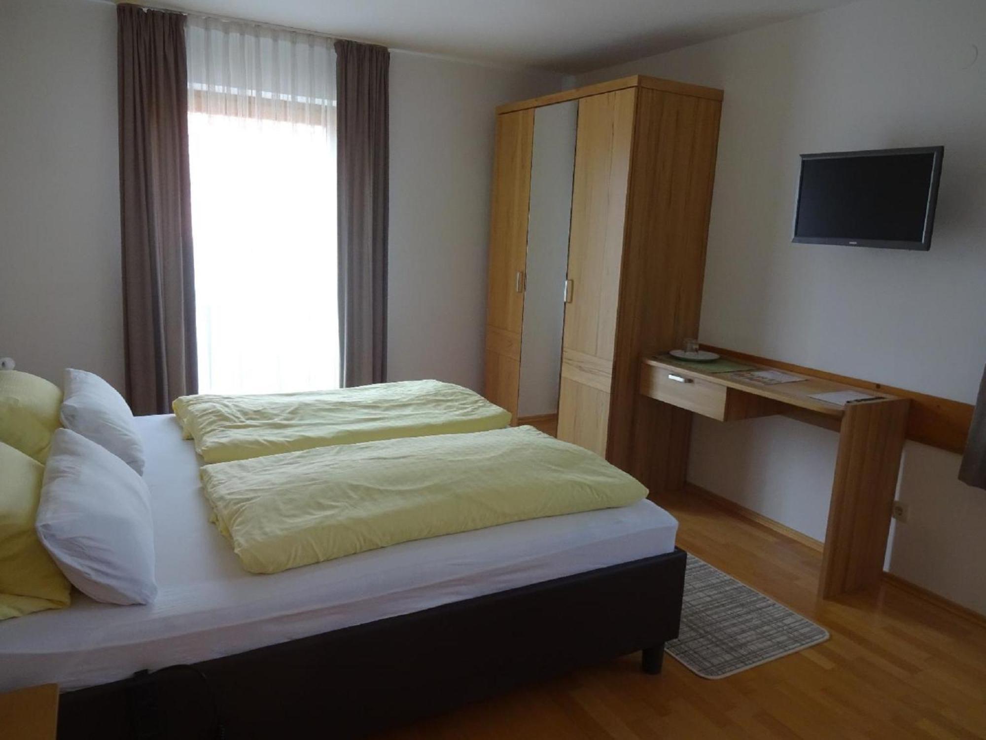 Gaestehaus Regina บาดฟึสซิง ภายนอก รูปภาพ